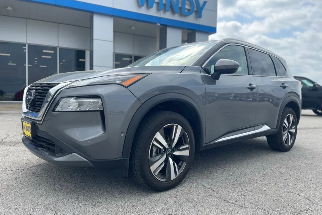 2023 Nissan Rogue SL photo 1
