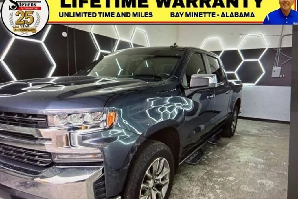 2022 Chevrolet Silverado 1500 LT photo 1