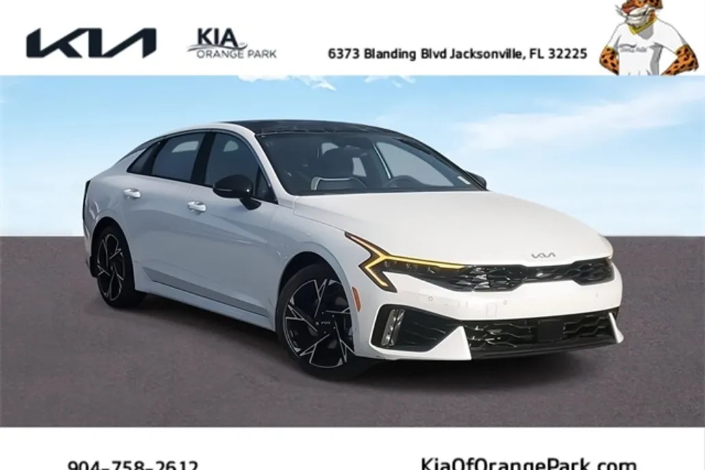 2025 Kia K5 GT-Line photo 1