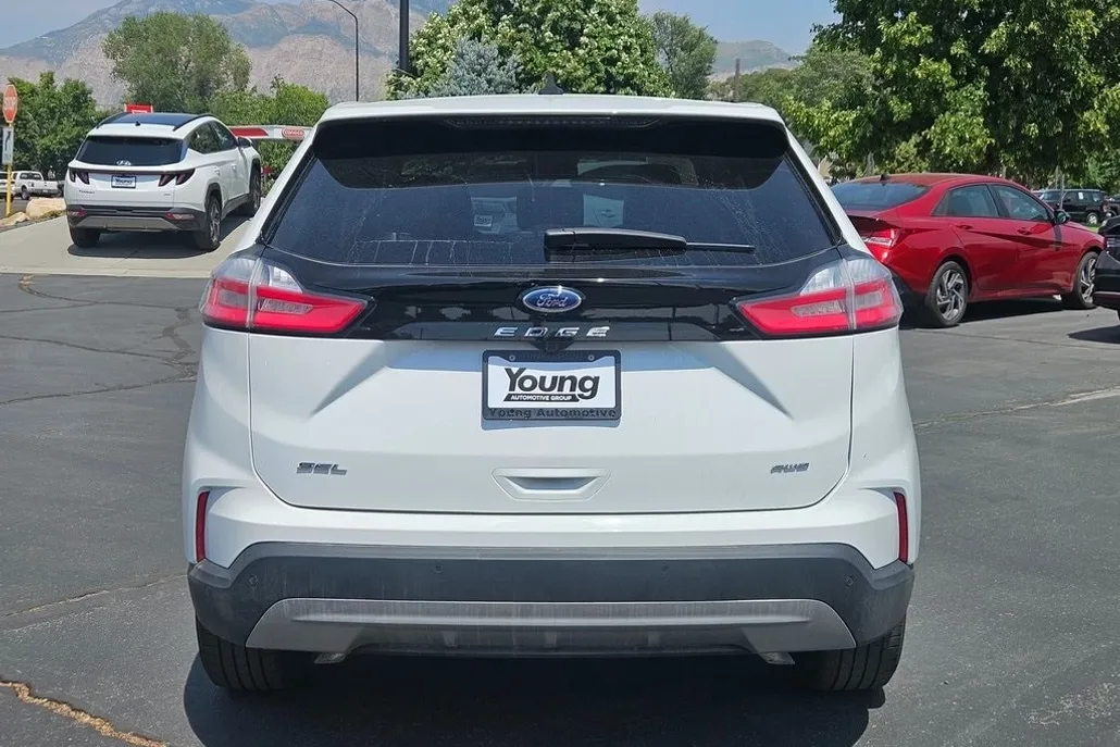 2024 Ford Edge SEL photo 1