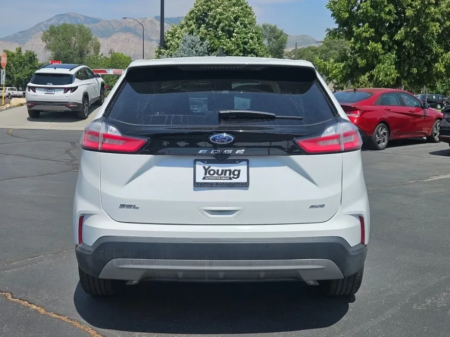 2024 Ford Edge SEL photo 1