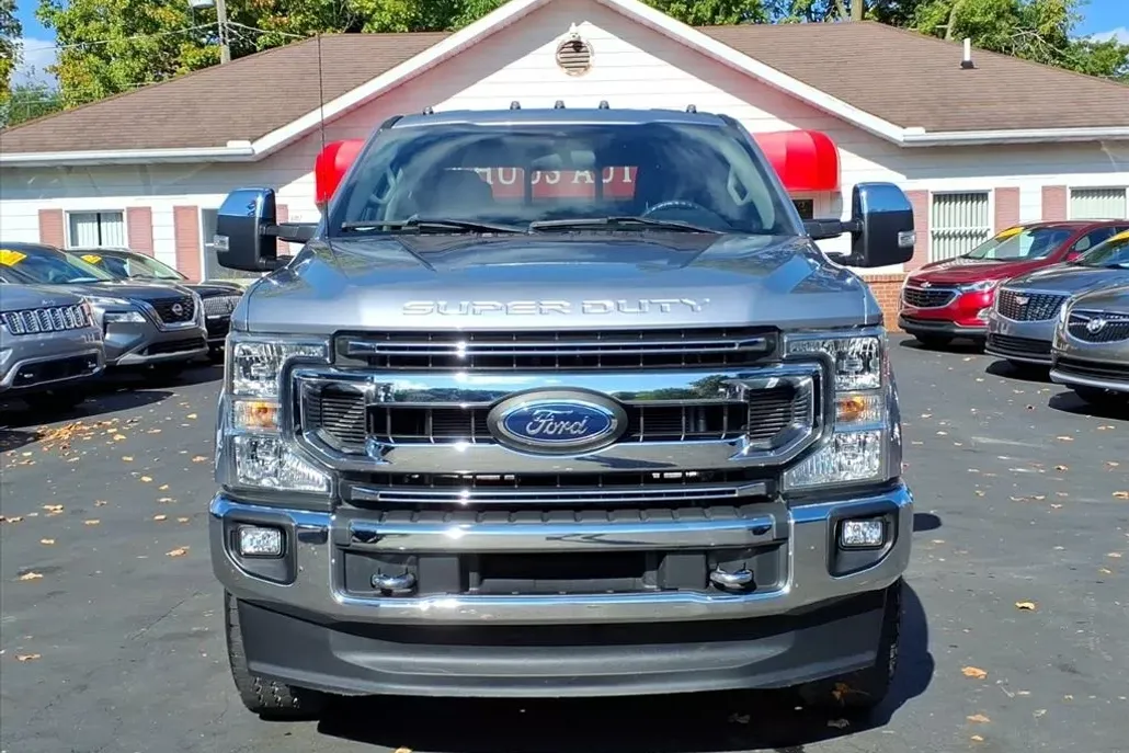 2022 Ford F-350 XLT photo 1