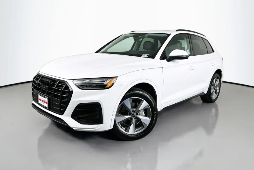 2024 Audi Q5 Premium Plus photo 1