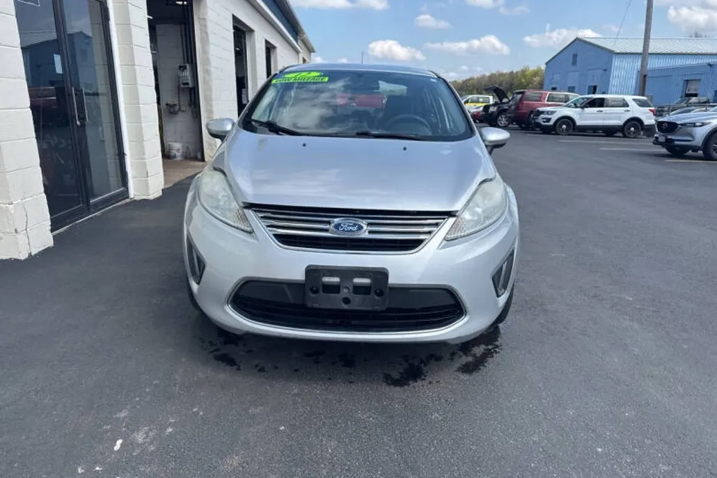 2012 Ford Fiesta SE photo 1