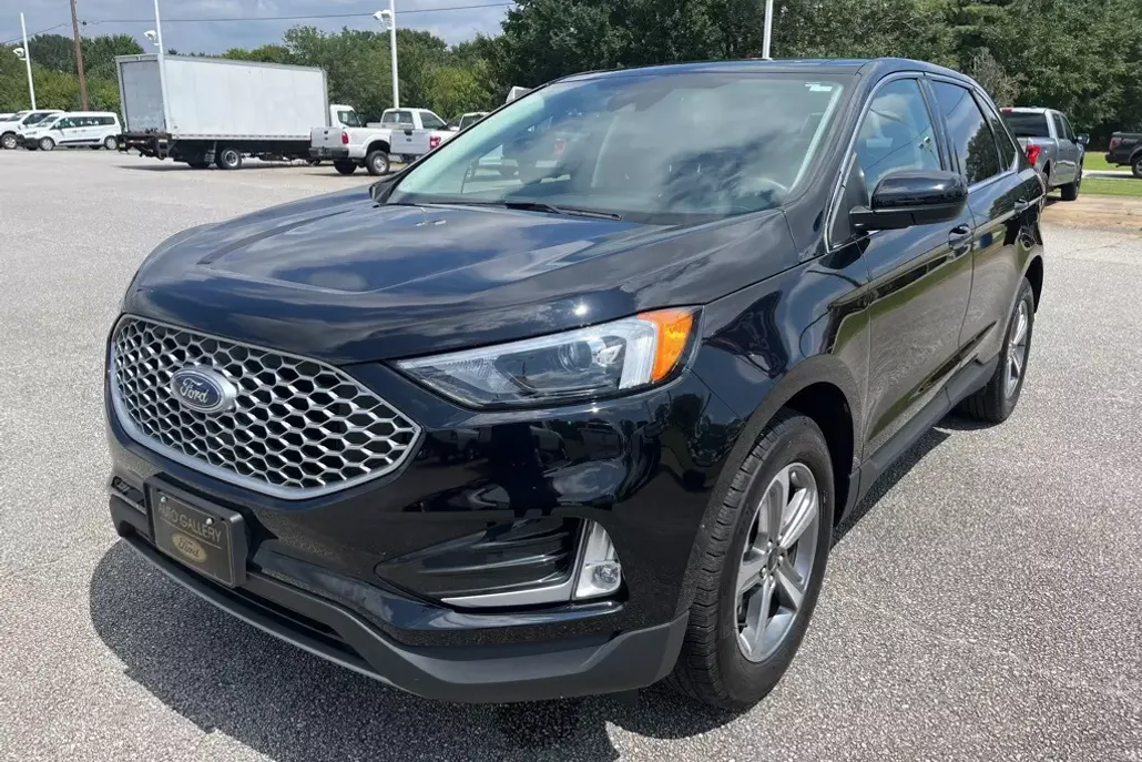 2024 Ford Edge SEL photo 1