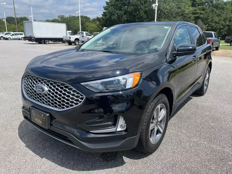 2024 Ford Edge SEL photo 1