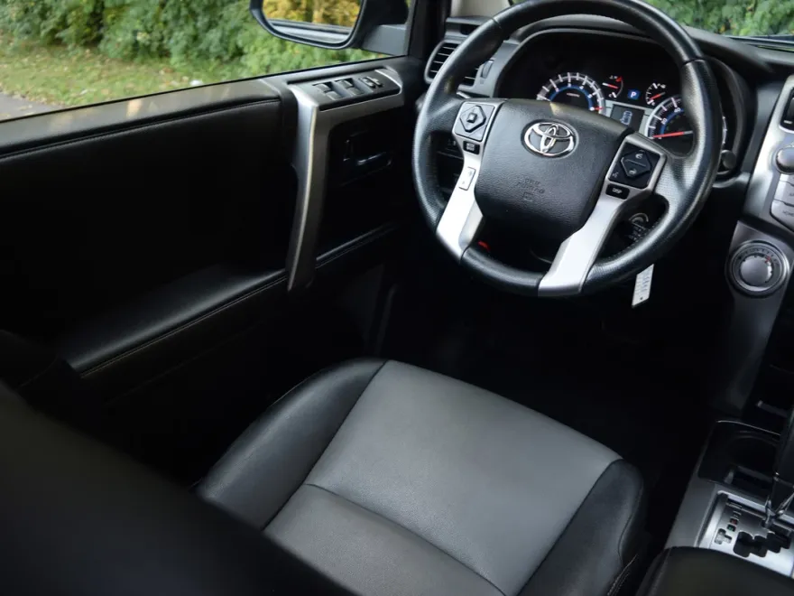 2015 Toyota 4Runner SR5 Premium photo 1