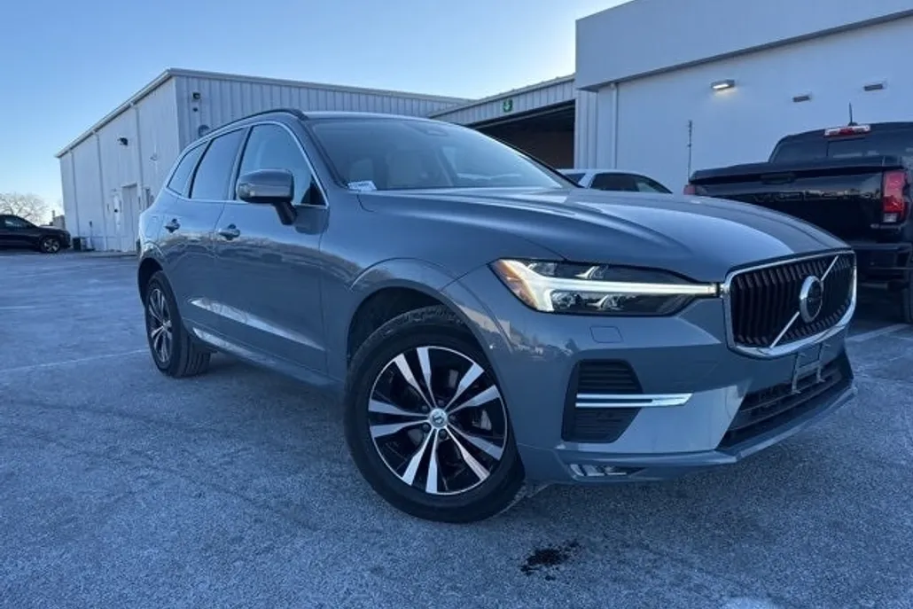 2023 Volvo XC60 B5 Core photo 1