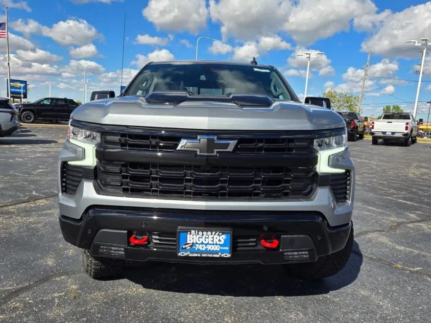 2026 Chevrolet Silverado Trail Boss LT photo 1