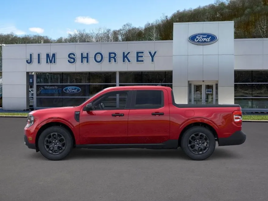 2025 Ford Maverick XLT photo 1