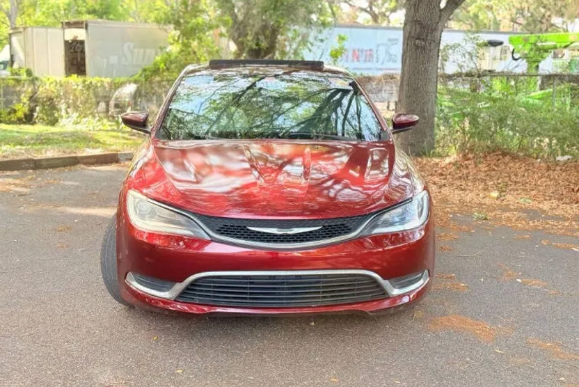2016 Chrysler 200 Limited photo 1