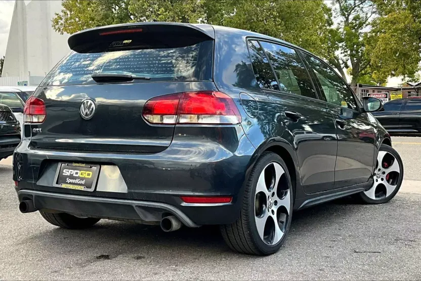 2011 Volkswagen Golf GTI photo 1