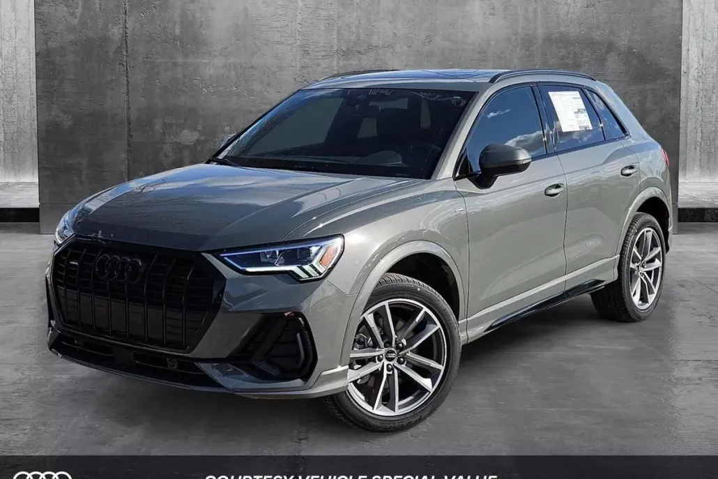2025 Audi Q3 45 TFSI S line Premium photo 1