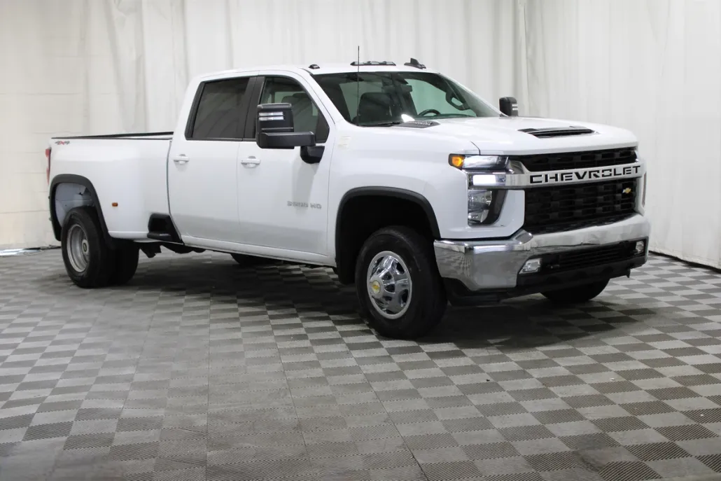 2023 Chevrolet Silverado 3500HD LT photo 1