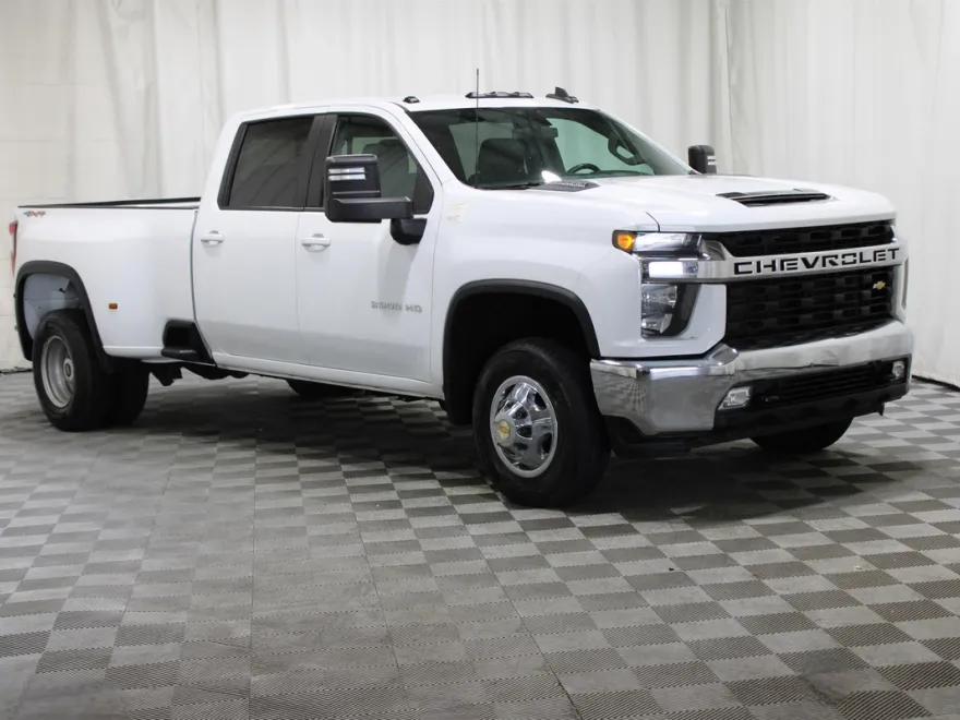 2023 Chevrolet Silverado 3500HD LT photo 1