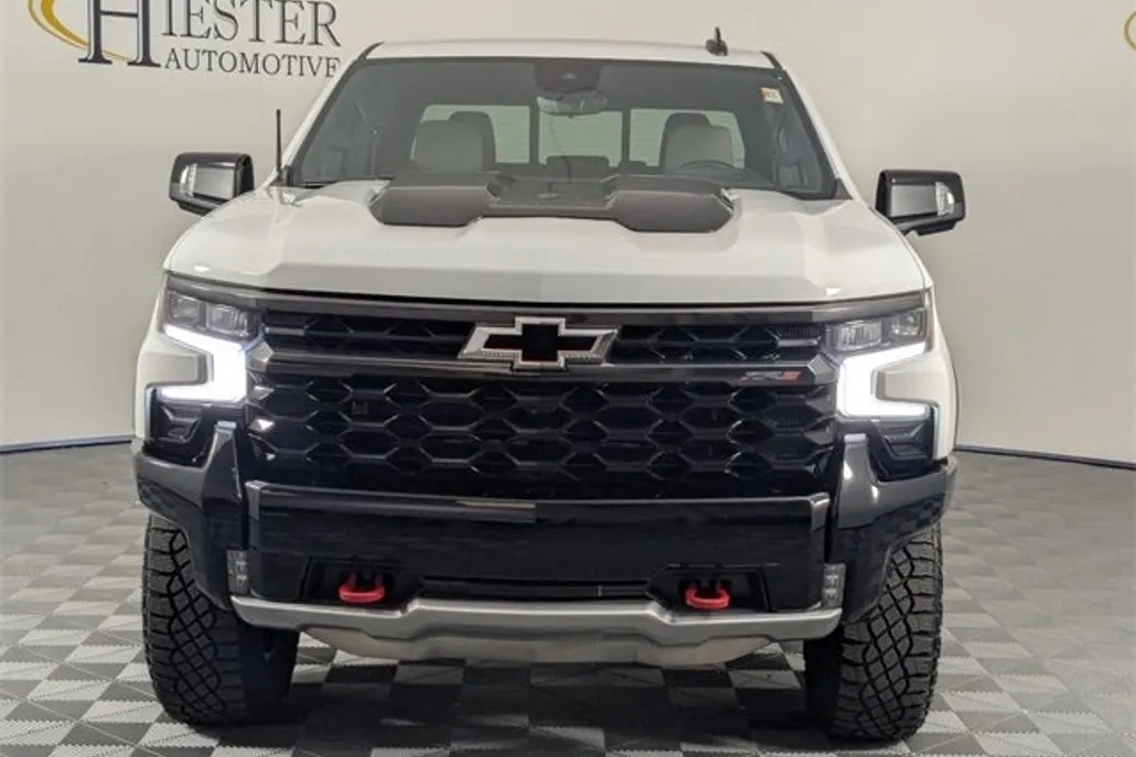 2024 Chevrolet Silverado 1500 ZR2 photo 1