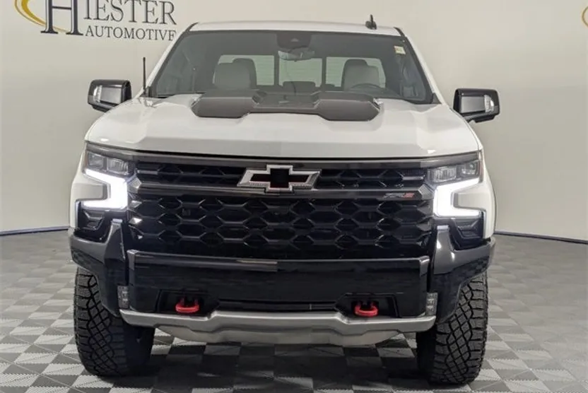 2024 Chevrolet Silverado 1500 ZR2 photo 1