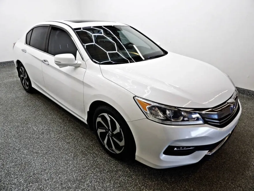 2017 Honda Accord EX photo 1