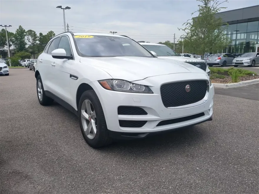 2019 Jaguar F-PACE Premium photo 1