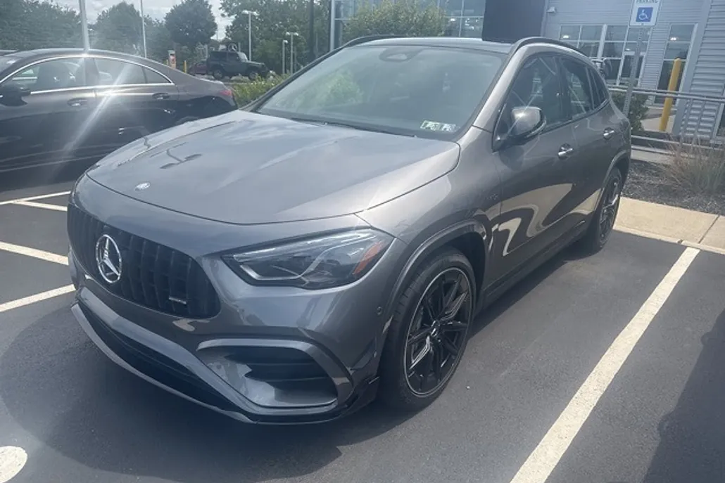 2025 Mercedes Benz GLA AMG 35 4MATIC photo 1