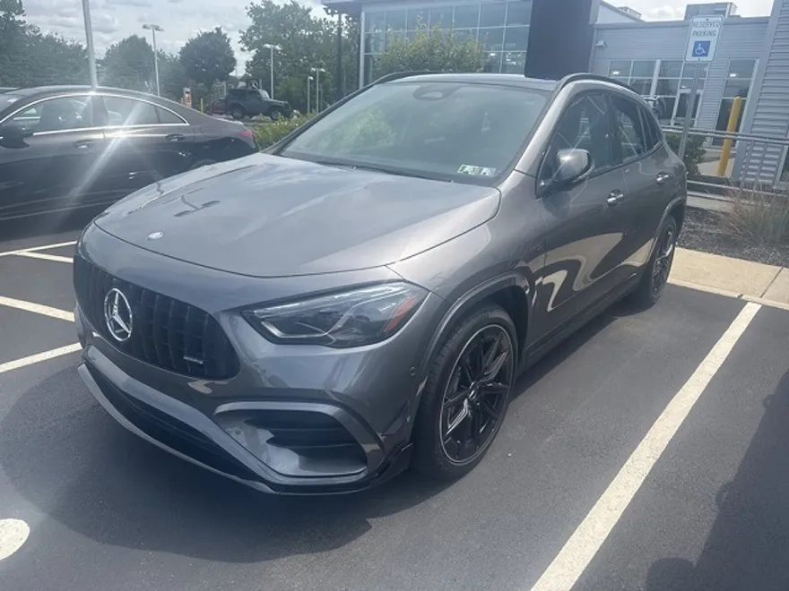 2025 Mercedes Benz GLA AMG 35 4MATIC photo 1