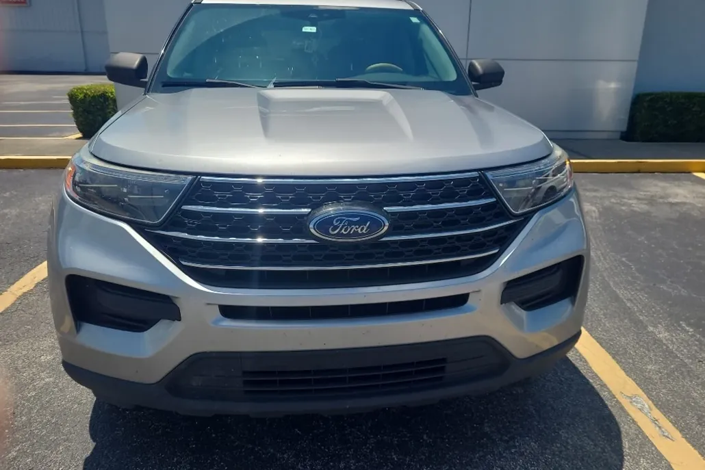 2021 Ford Explorer XLT photo 1