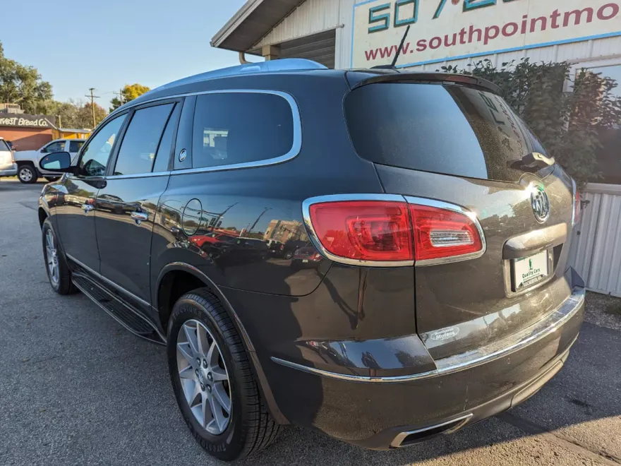2017 Buick Enclave Leather photo 1