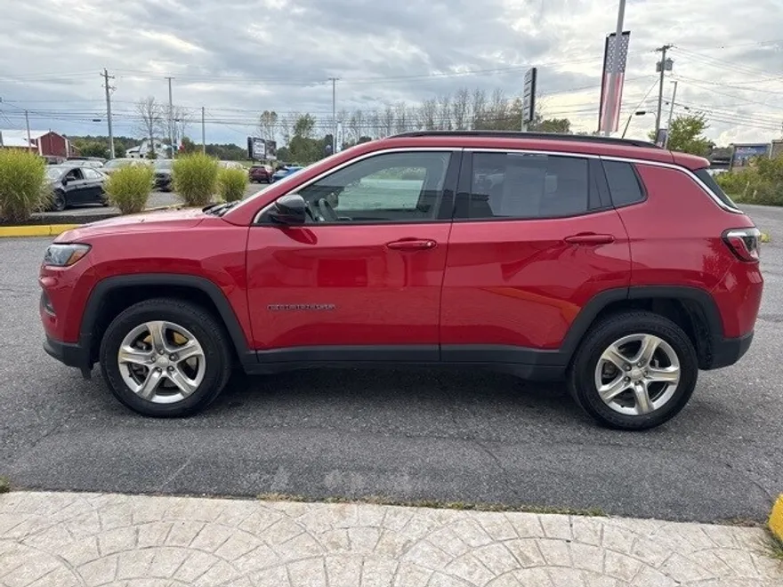 2023 Jeep Compass North Edition Latitude photo 1