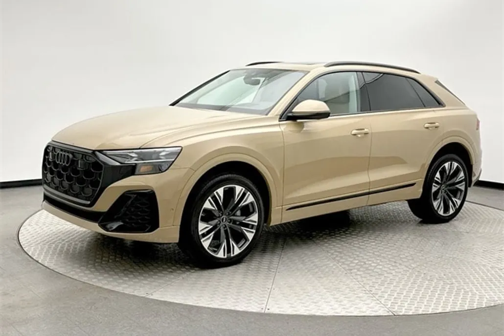 2024 Audi Q8 55 Prestige photo 1