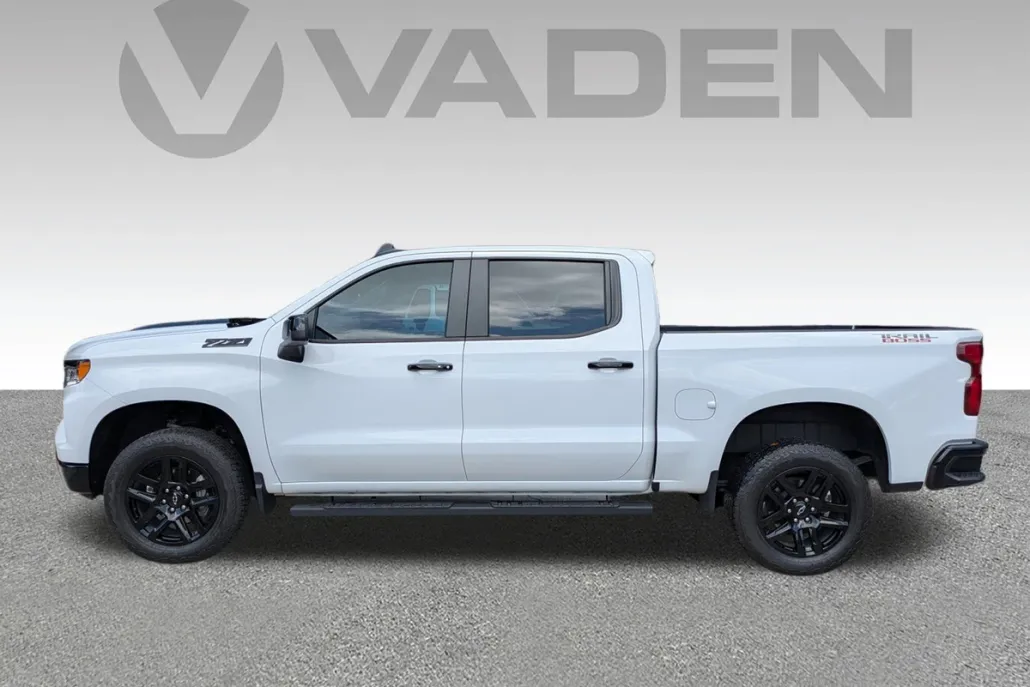2024 Chevrolet Silverado 1500 LT Trail Boss photo 1