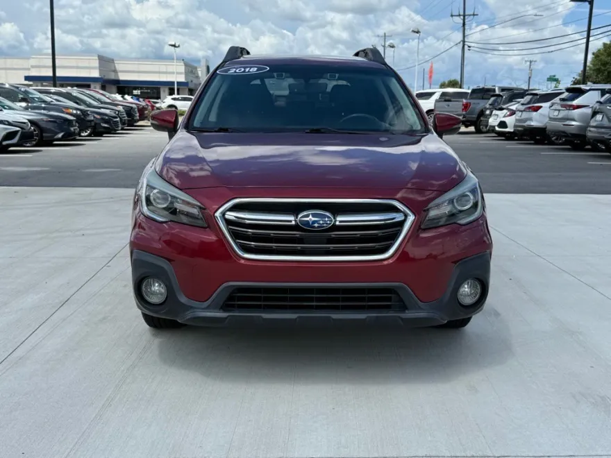 2018 Subaru Outback Limited photo 1
