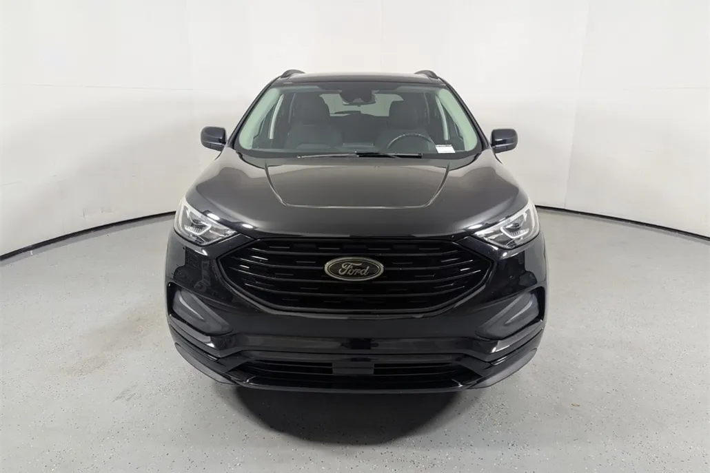 2022 Ford Edge SE photo 1