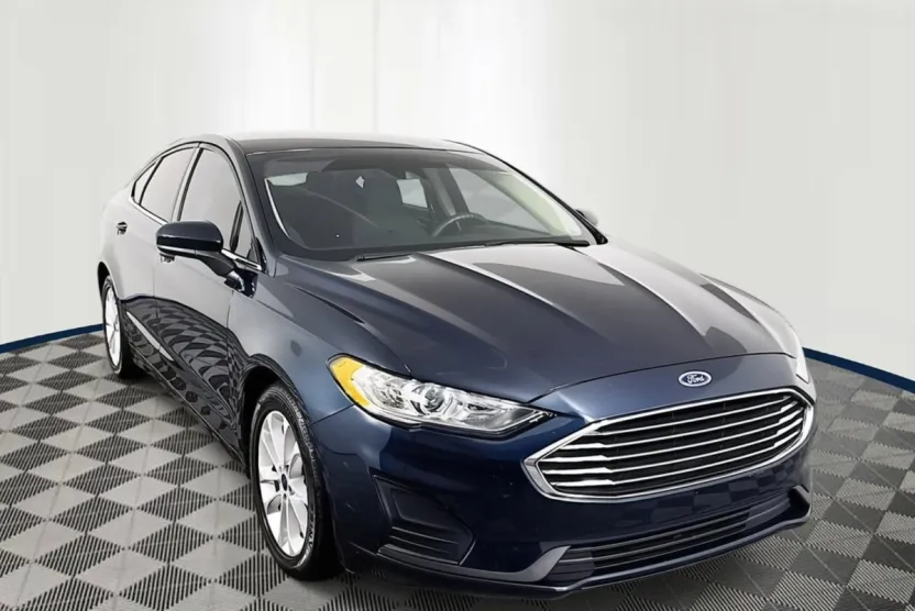 2020 Ford Fusion SE photo 1