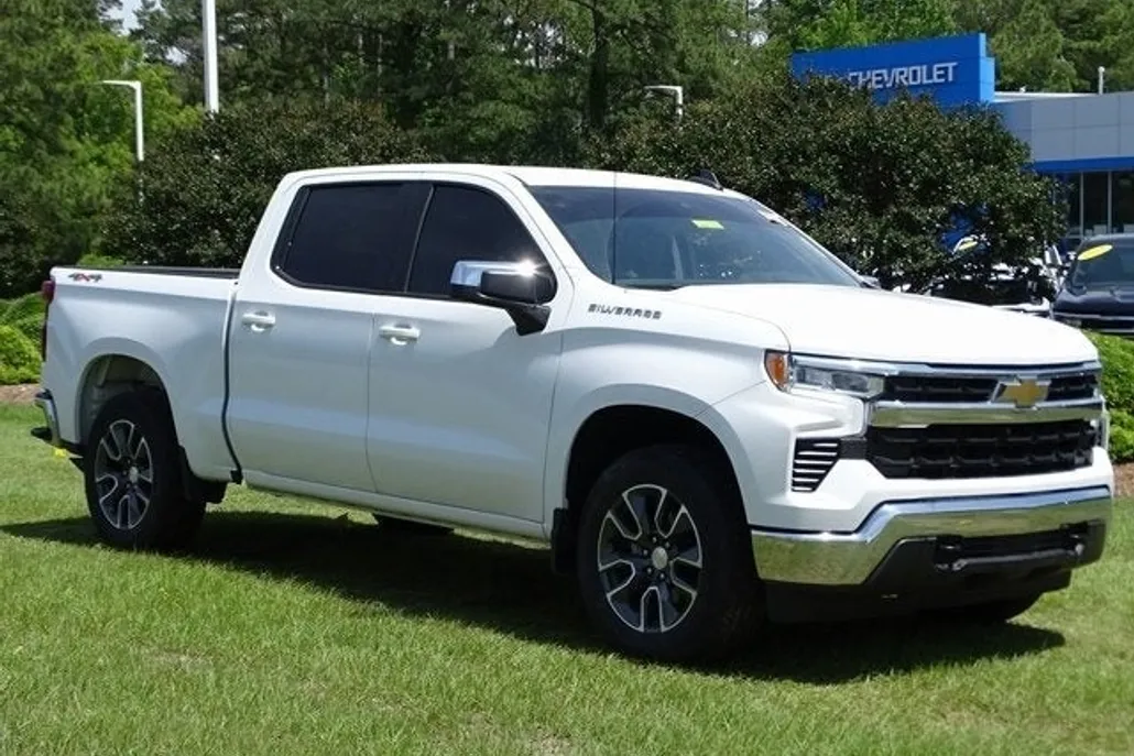 2023 Chevrolet Silverado 1500 LT photo 1