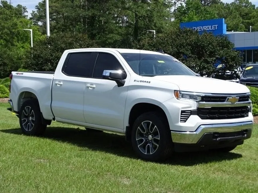 2023 Chevrolet Silverado 1500 LT photo 1