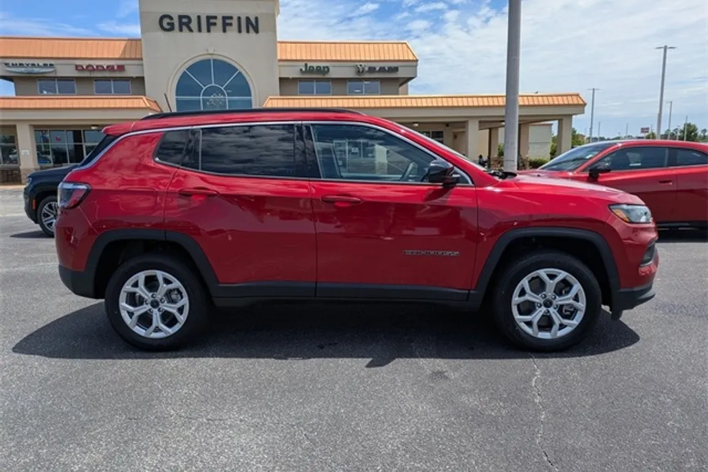 2025 Jeep Compass Latitude photo 1