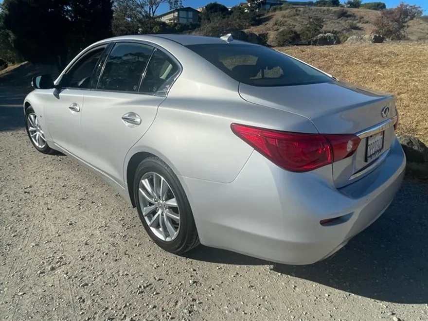 2015 Infiniti Q50 Premium photo 1