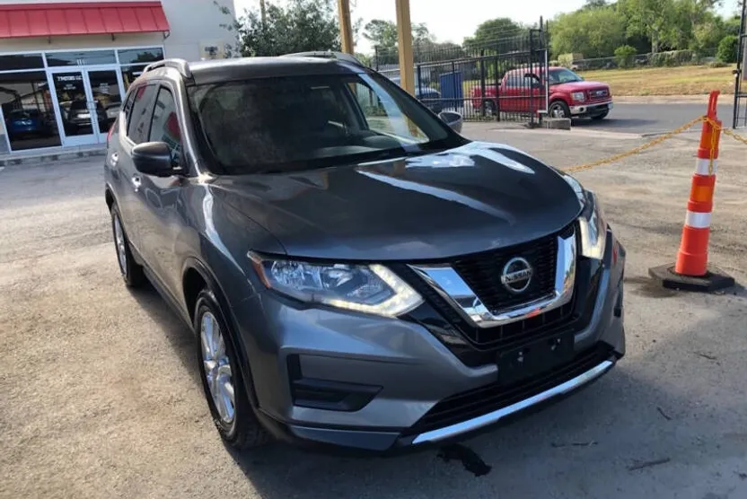 2018 Nissan Rogue S photo 1
