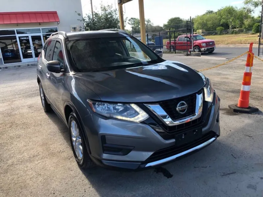 2018 Nissan Rogue S photo 1