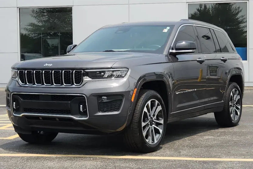2022 Jeep Grand Cherokee Overland photo 1
