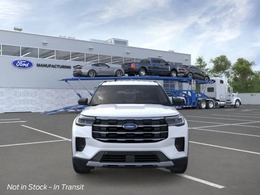 2025 Ford Explorer photo 1