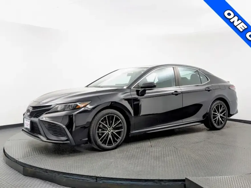2023 Toyota Camry SE photo 1