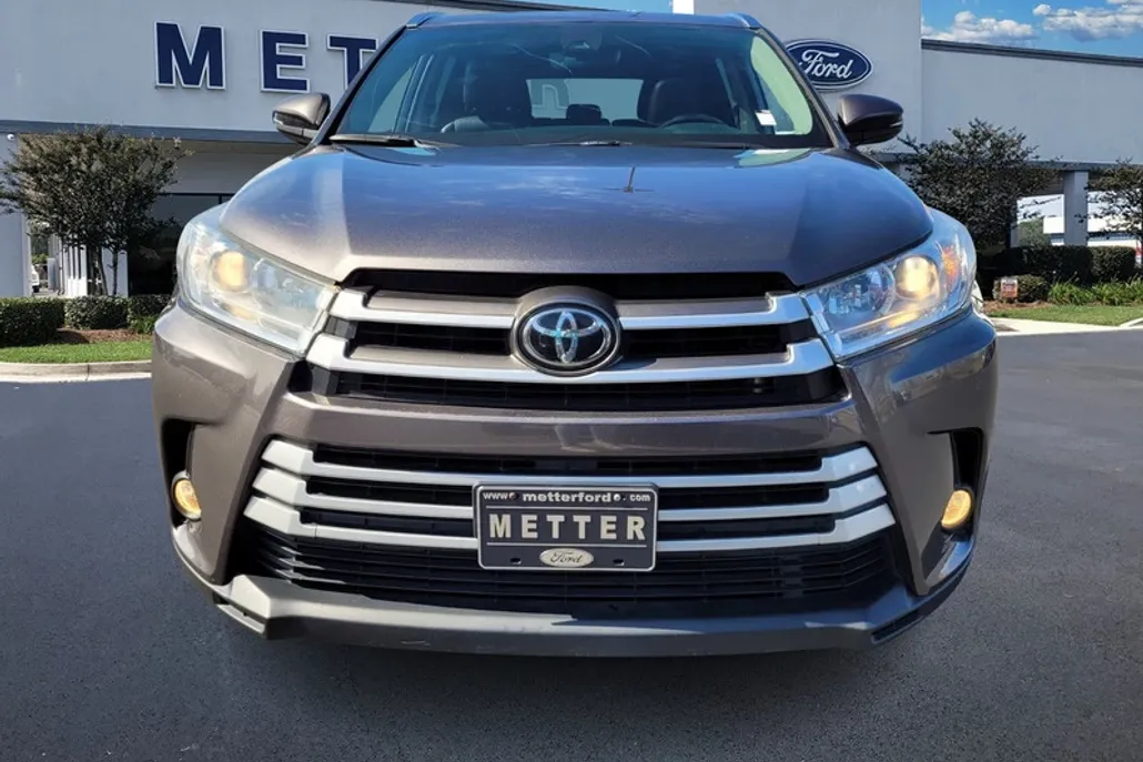 2019 Toyota Highlander XLE photo 1