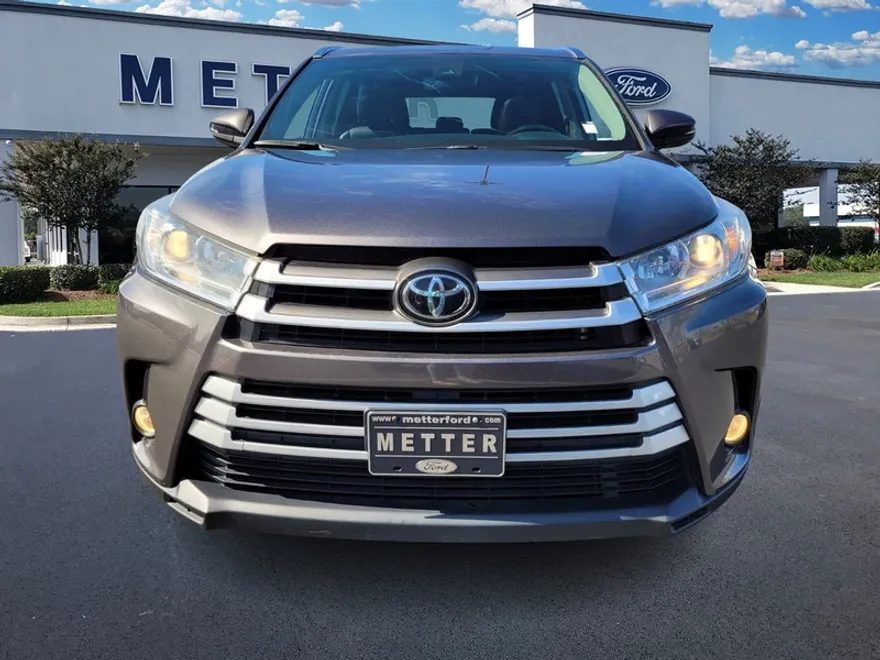 2019 Toyota Highlander XLE photo 1