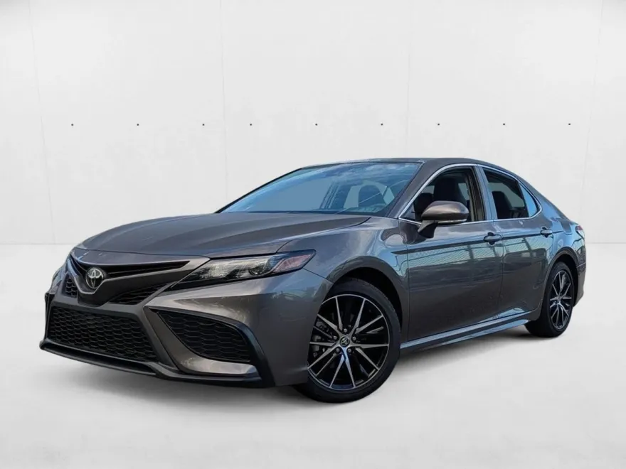 2024 Toyota Camry SE photo 1