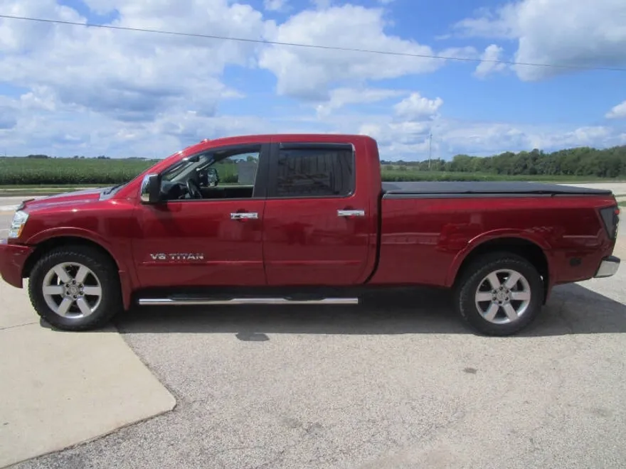 2008 Nissan Titan LE photo 1