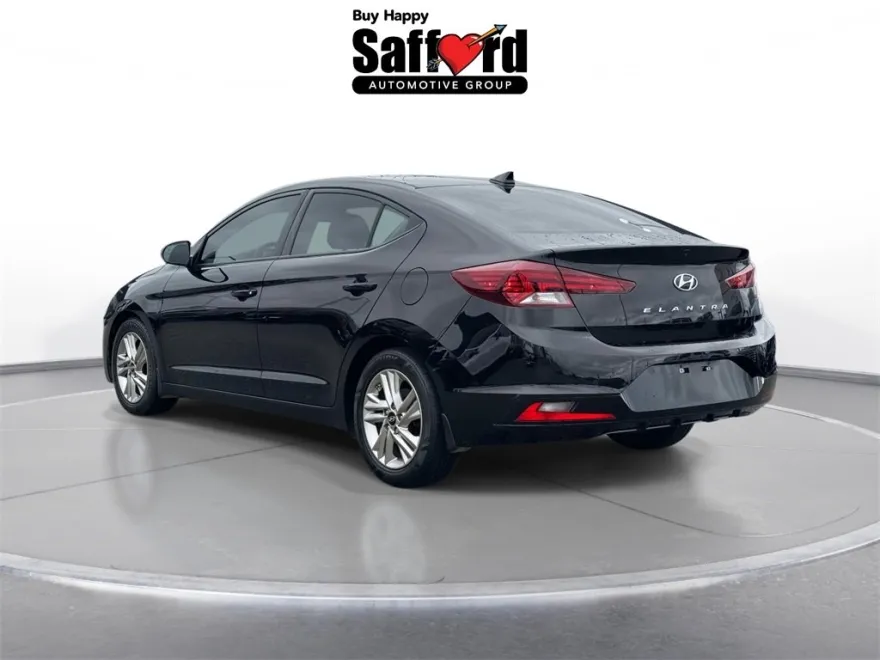 2020 Hyundai Elantra SEL photo 1