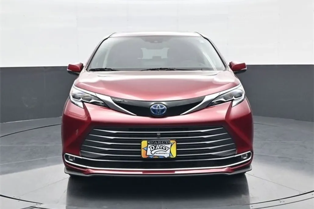 2022 Toyota Sienna Platinum photo 1