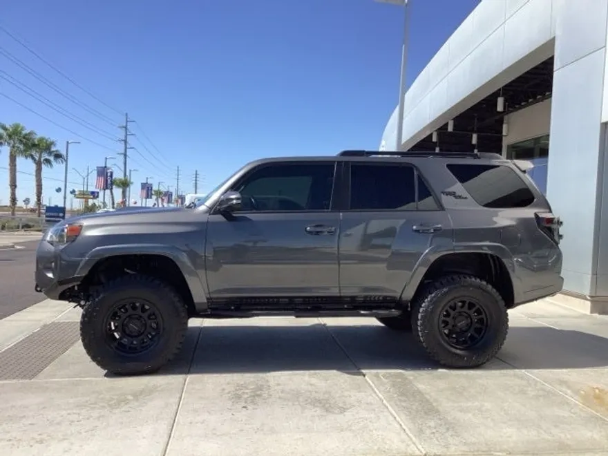 2021 Toyota 4Runner TRD Off-Road Premium photo 1