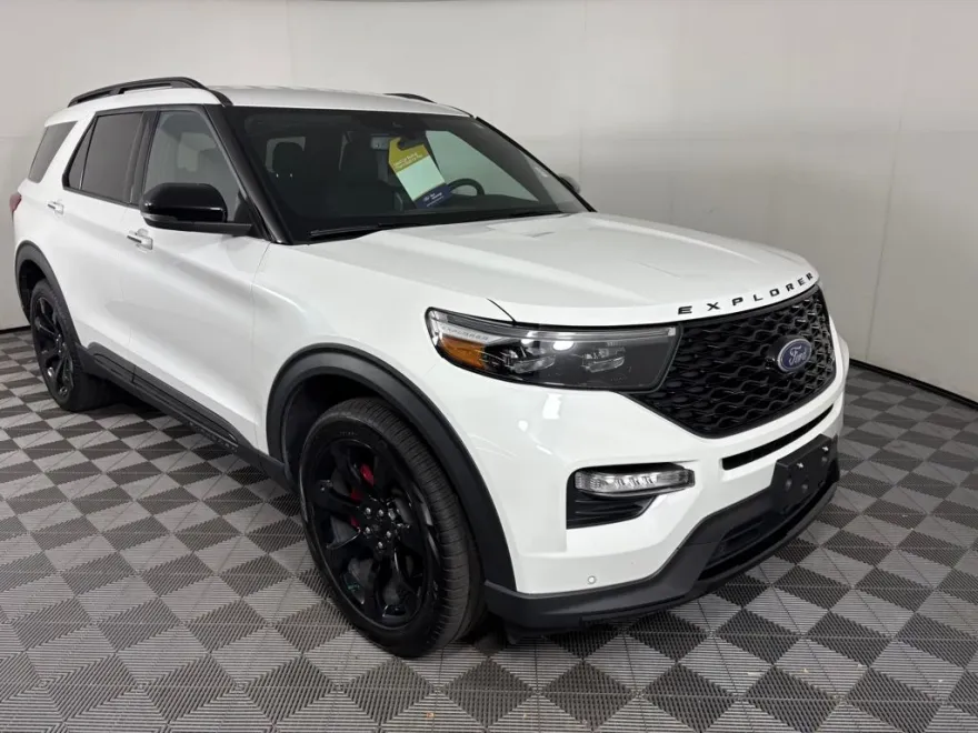 2024 Ford Explorer ST photo 1